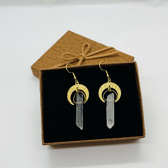 LoveStonedGypsy Jewelry - Quarts Point Earrings